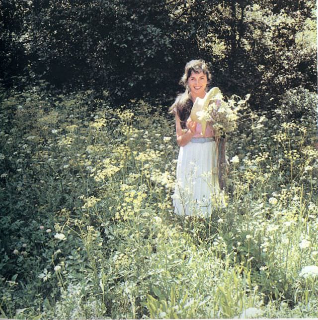 More Than Just Pretty Faces: Lartigue's Portraits Reveal the Spirit and Individuality of Parisian Women