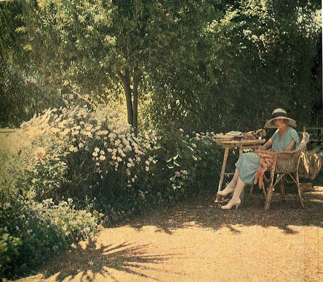 More Than Just Pretty Faces: Lartigue's Portraits Reveal the Spirit and Individuality of Parisian Women