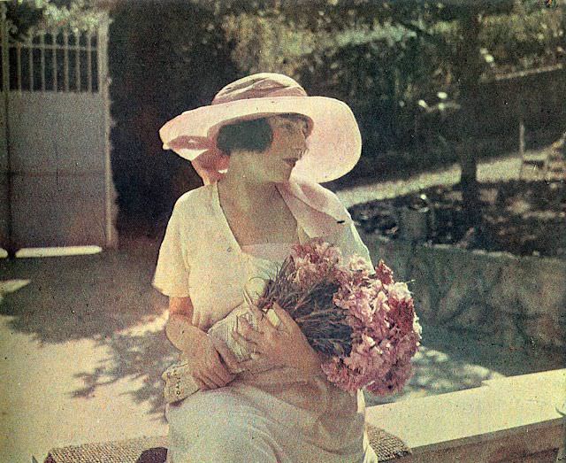 More Than Just Pretty Faces: Lartigue's Portraits Reveal the Spirit and Individuality of Parisian Women