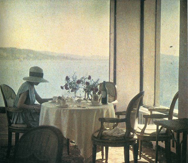 More Than Just Pretty Faces: Lartigue's Portraits Reveal the Spirit and Individuality of Parisian Women