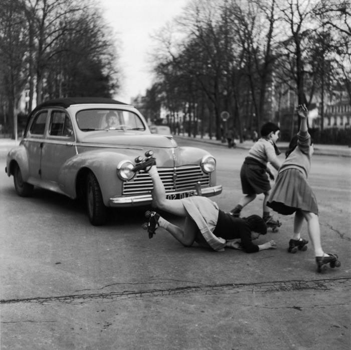 The Poetry of the Everyday: Robert Doisneau's Enduring Photographs of Parisian Life