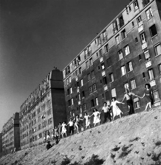 The Poetry of the Everyday: Robert Doisneau's Enduring Photographs of Parisian Life