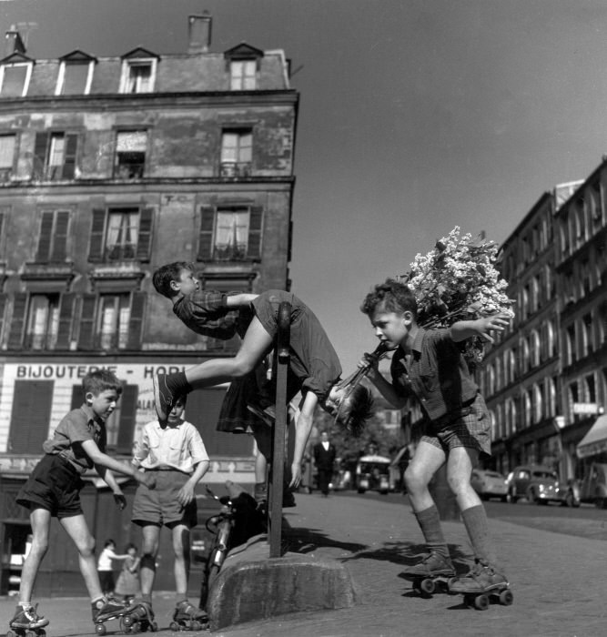 The Poetry of the Everyday: Robert Doisneau's Enduring Photographs of Parisian Life