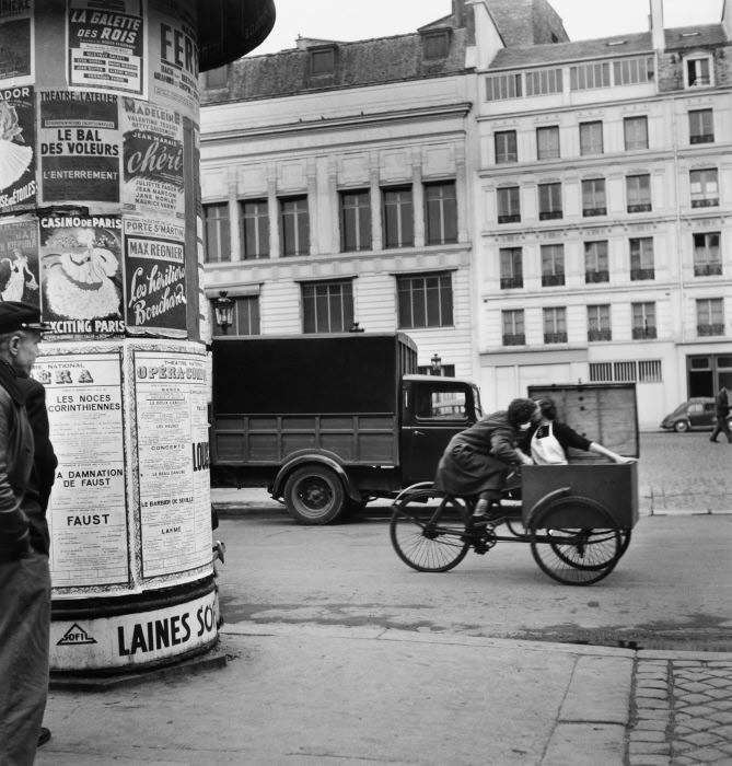 The Poetry of the Everyday: Robert Doisneau's Enduring Photographs of Parisian Life