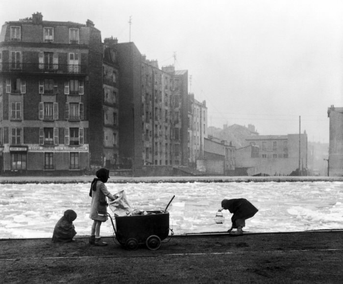 The Poetry of the Everyday: Robert Doisneau's Enduring Photographs of Parisian Life