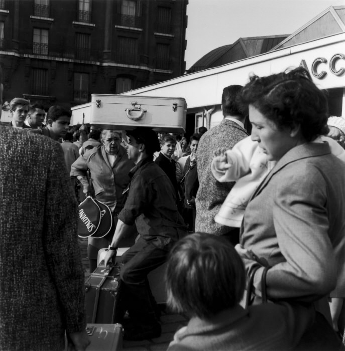 The Poetry of the Everyday: Robert Doisneau's Enduring Photographs of Parisian Life