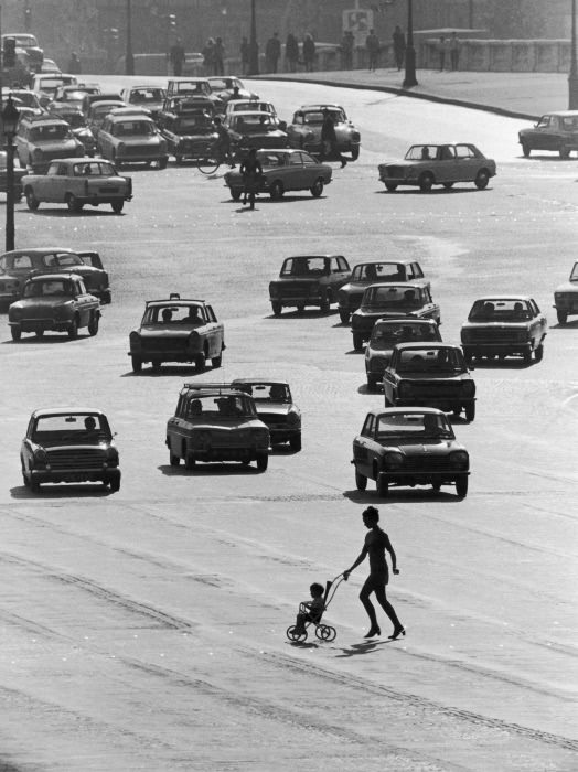 The Poetry of the Everyday: Robert Doisneau's Enduring Photographs of Parisian Life