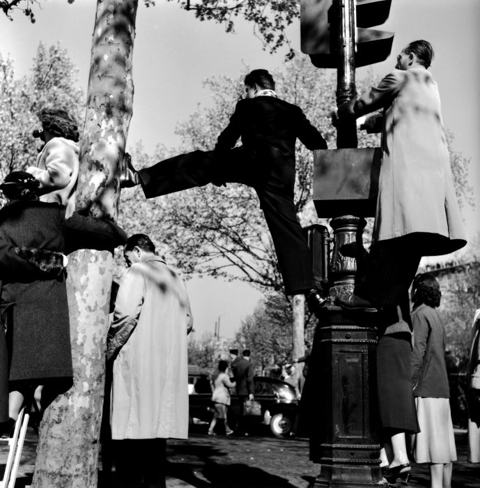 The Poetry of the Everyday: Robert Doisneau's Enduring Photographs of Parisian Life