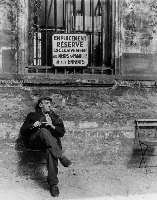 The Poetry of the Everyday: Robert Doisneau's Enduring Photographs of Parisian Life