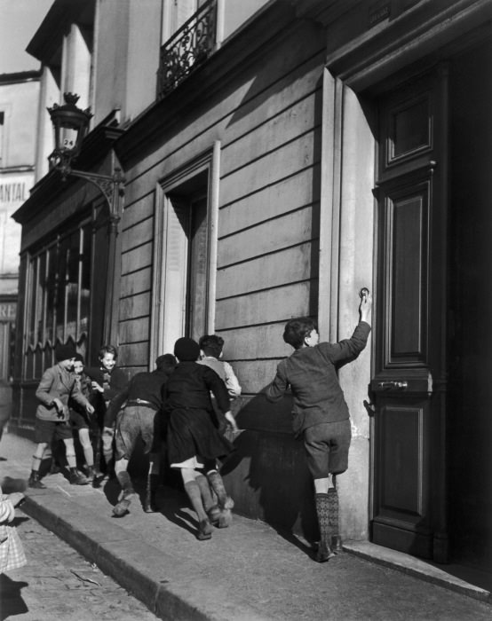 The Poetry of the Everyday: Robert Doisneau's Enduring Photographs of Parisian Life