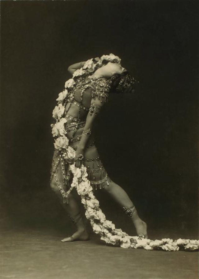 Ruth St. Denis: Pioneering Dancer Who Brought Eastern Mysticism to Western Stages