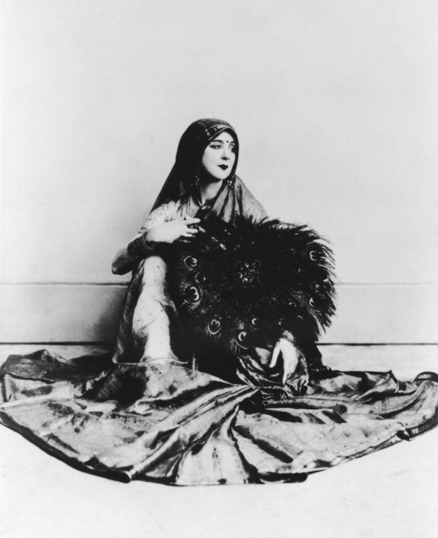 Ruth St. Denis: Pioneering Dancer Who Brought Eastern Mysticism to Western Stages