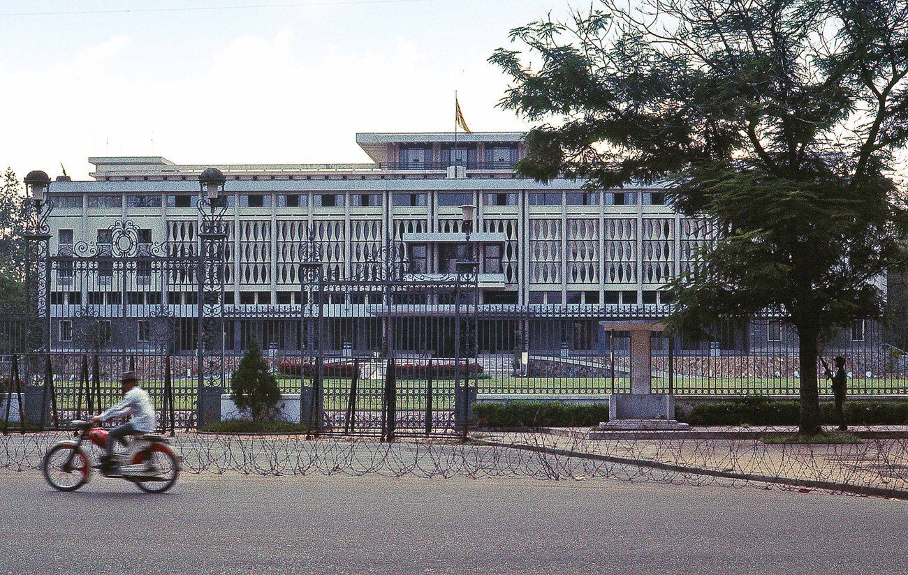 A food stand at the Saigon Docks, 1968.