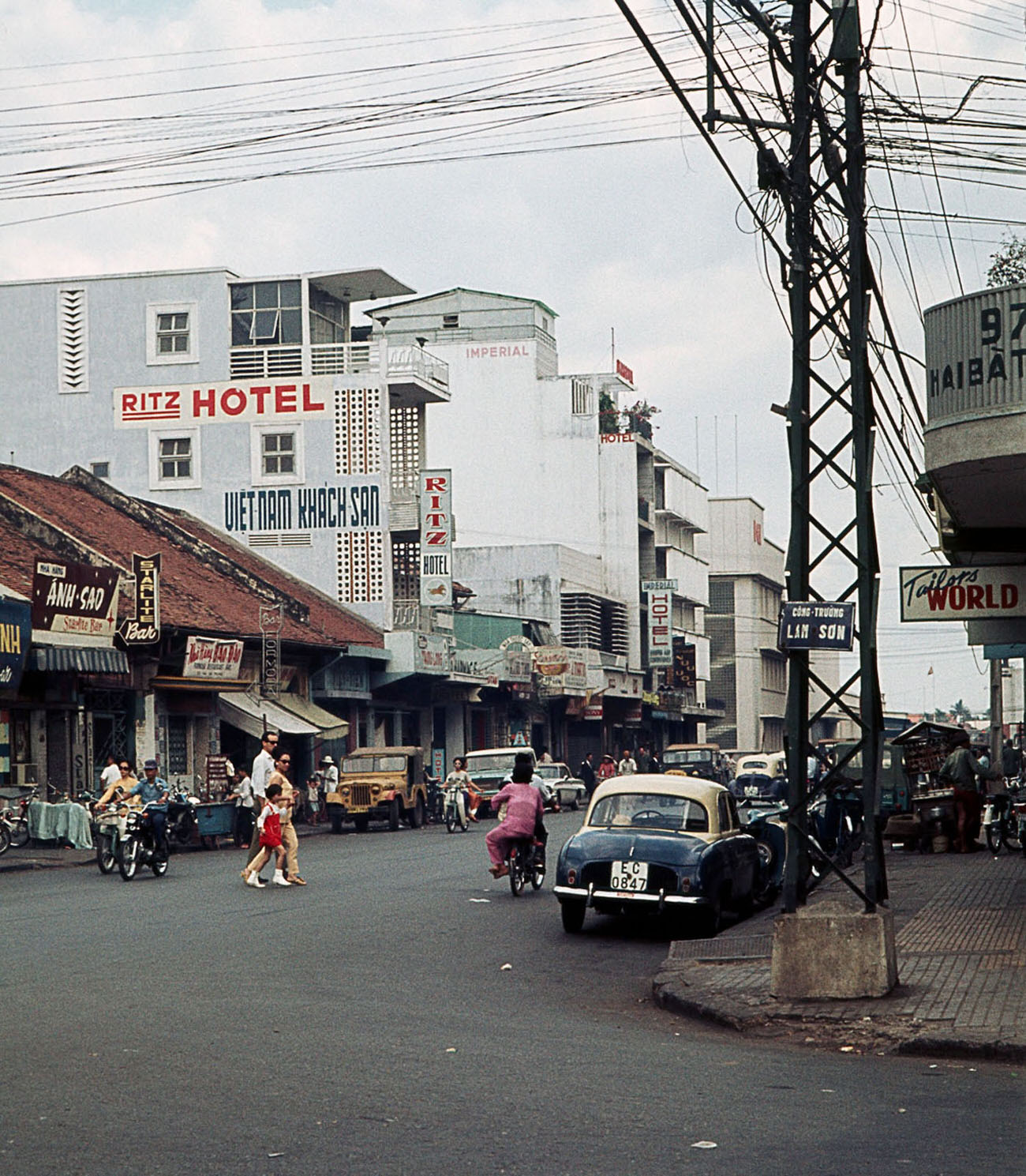 Hai Ba Trung Square, 1968.