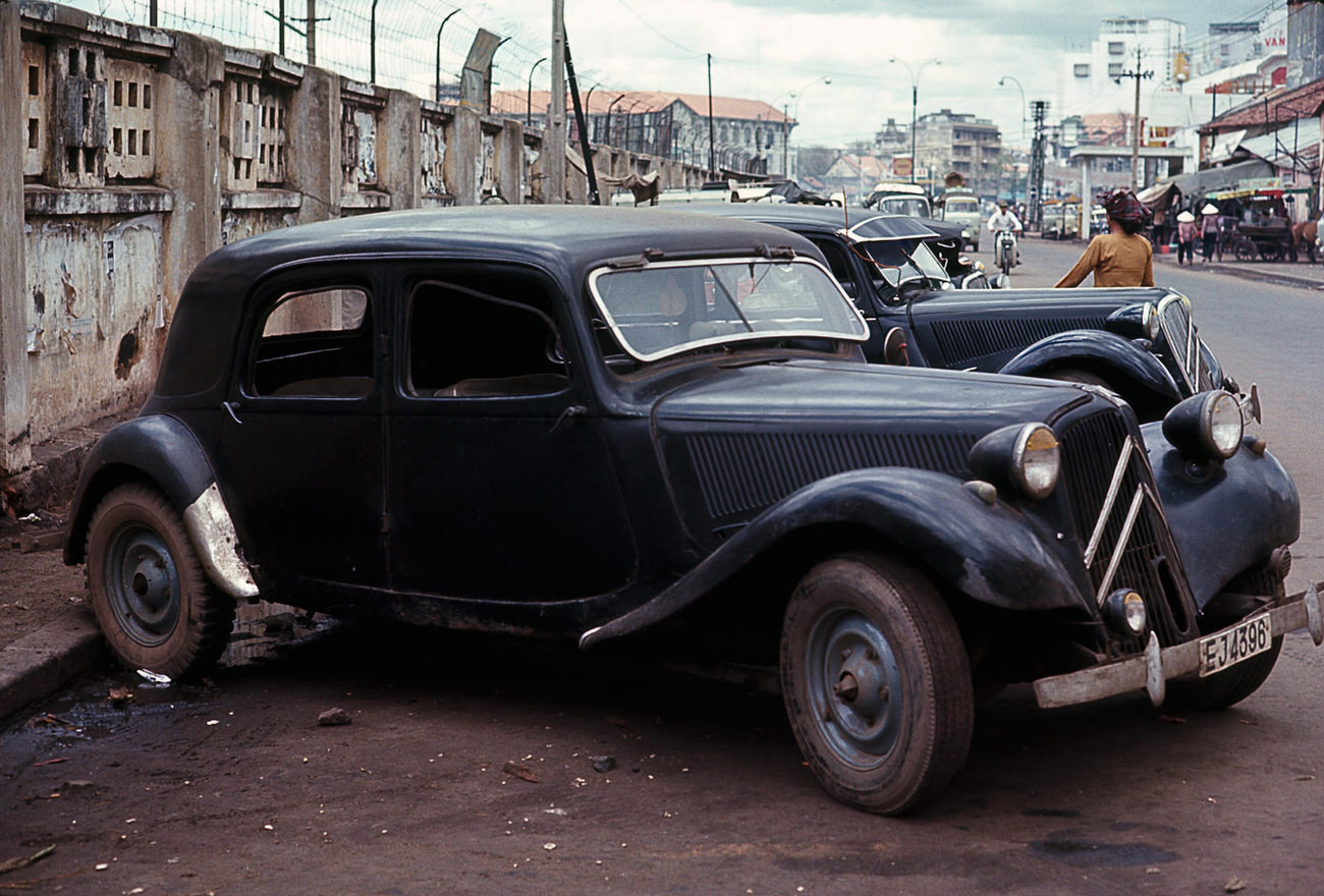 A pre-war Citroen in Saigon, 1968.