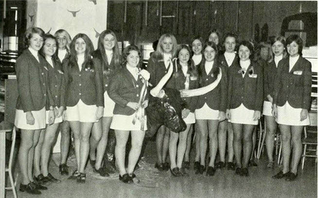 School Days and Miniskirts: A Nostalgic Look at Vintage Photos of School Girls in Uniform