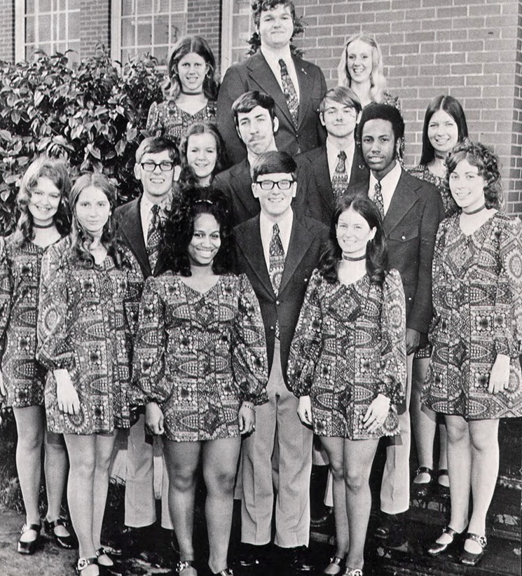 School Days and Miniskirts: A Nostalgic Look at Vintage Photos of School Girls in Uniform