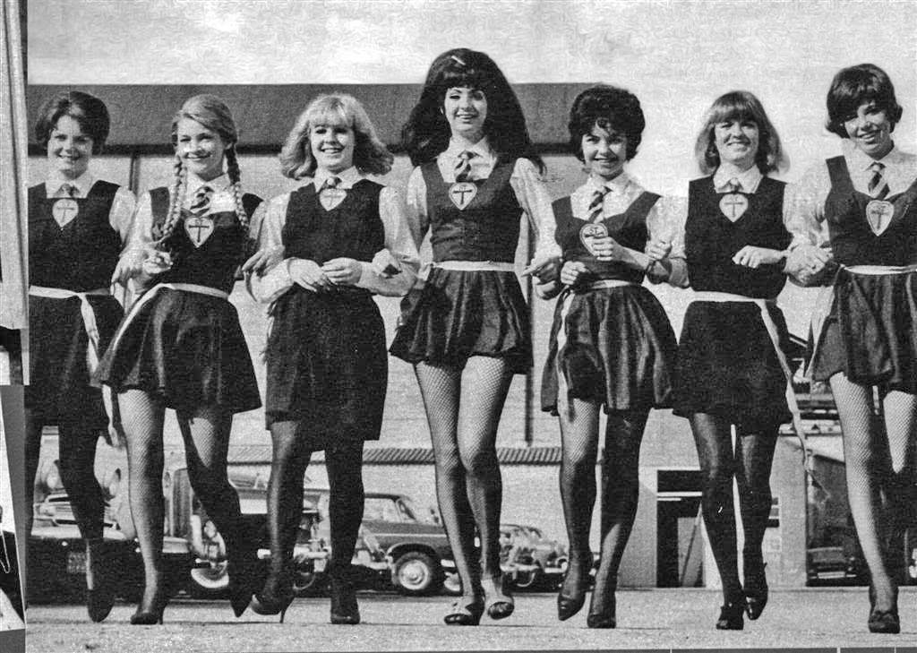 School Days and Miniskirts: A Nostalgic Look at Vintage Photos of School Girls in Uniform