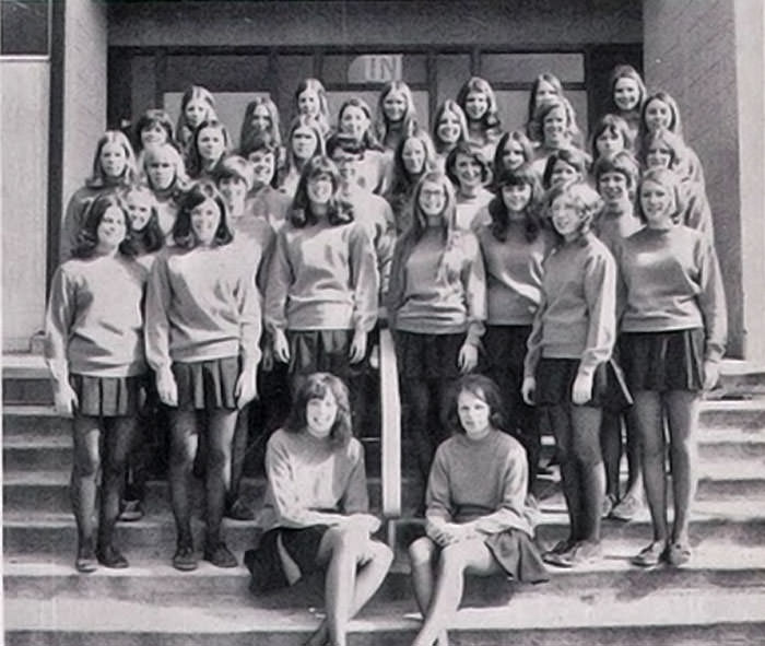 School Days and Miniskirts: A Nostalgic Look at Vintage Photos of School Girls in Uniform