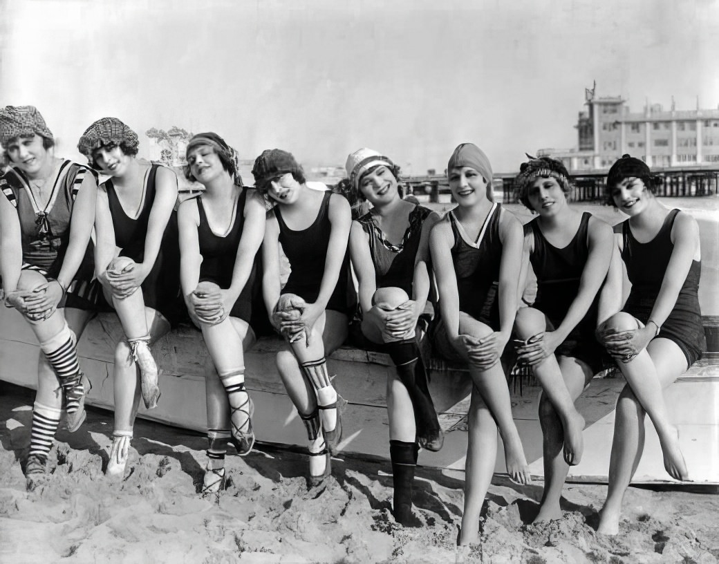 The Sennett Bathing Beauties and the Rise of Hollywood Glamour in 1915