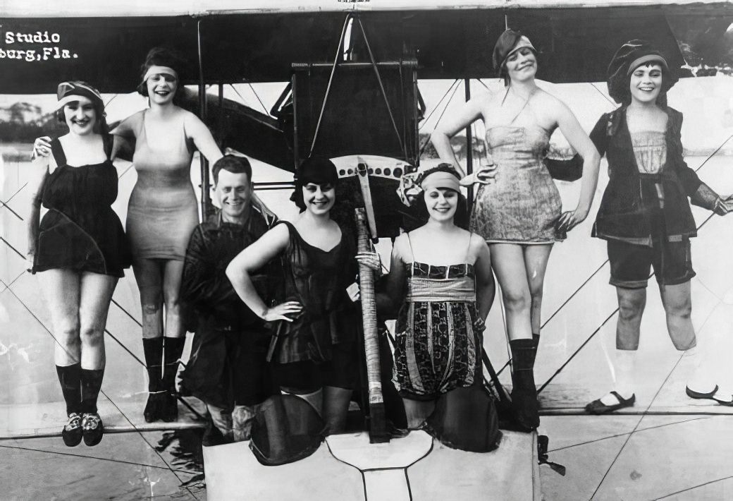 The Sennett Bathing Beauties and the Rise of Hollywood Glamour in 1915