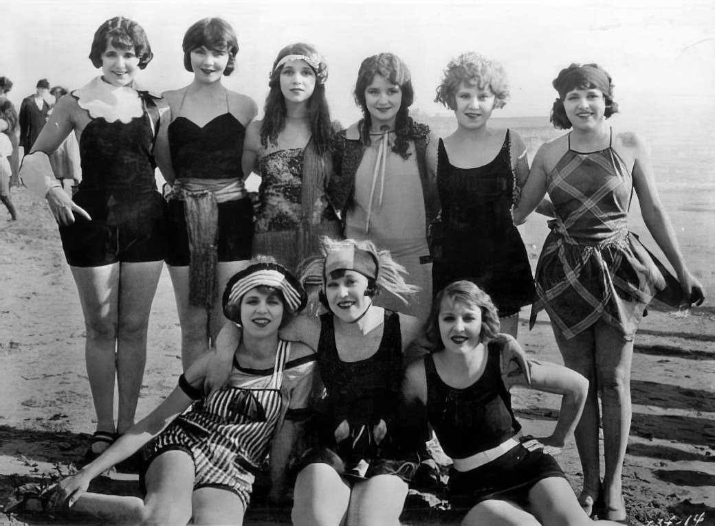 The Sennett Bathing Beauties and the Rise of Hollywood Glamour in 1915