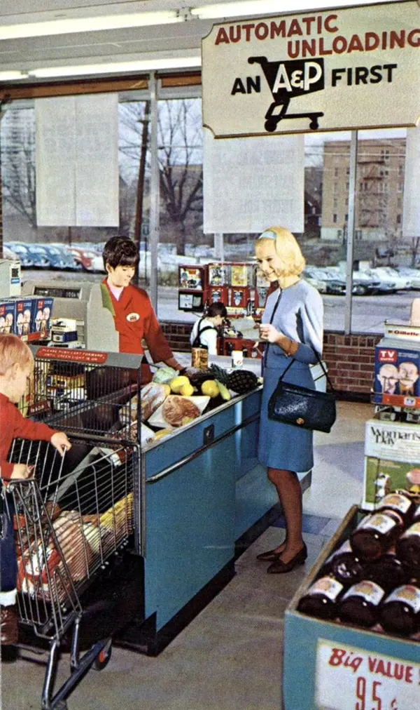 A&P: Automatic cart unloading, 1967.