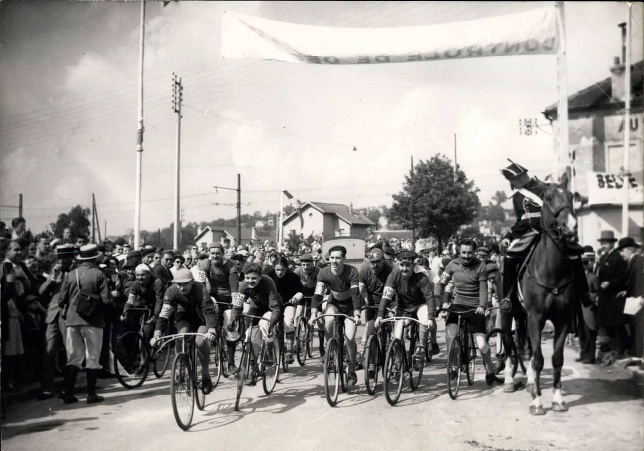 A reenactment of the start of the first Tour de France, 1953.