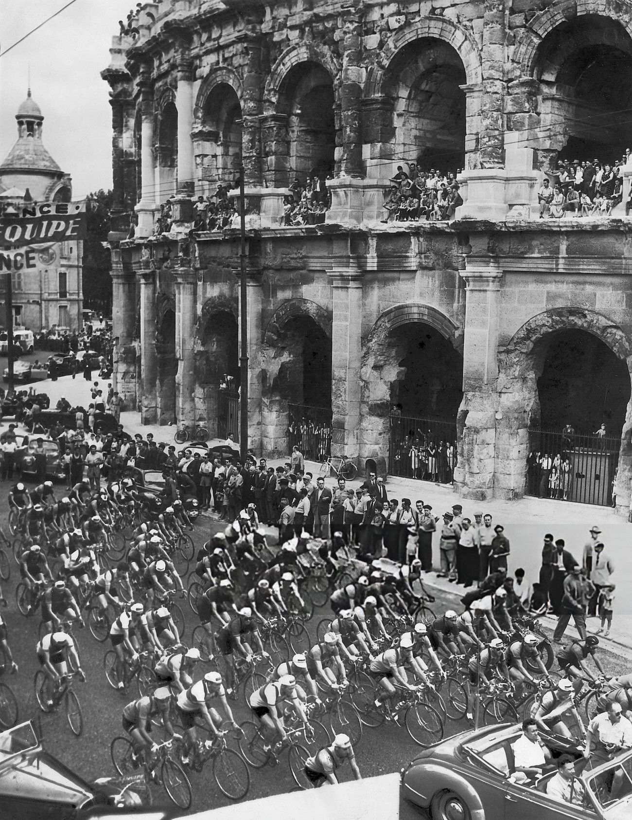 The start of the 15th stage of the Tour de France, 1953.