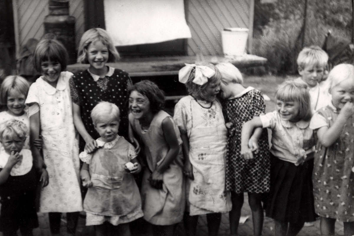 A Vanished Era: Vintage Photos Document the Lives of Western European Gypsies in the 1930s-1960s