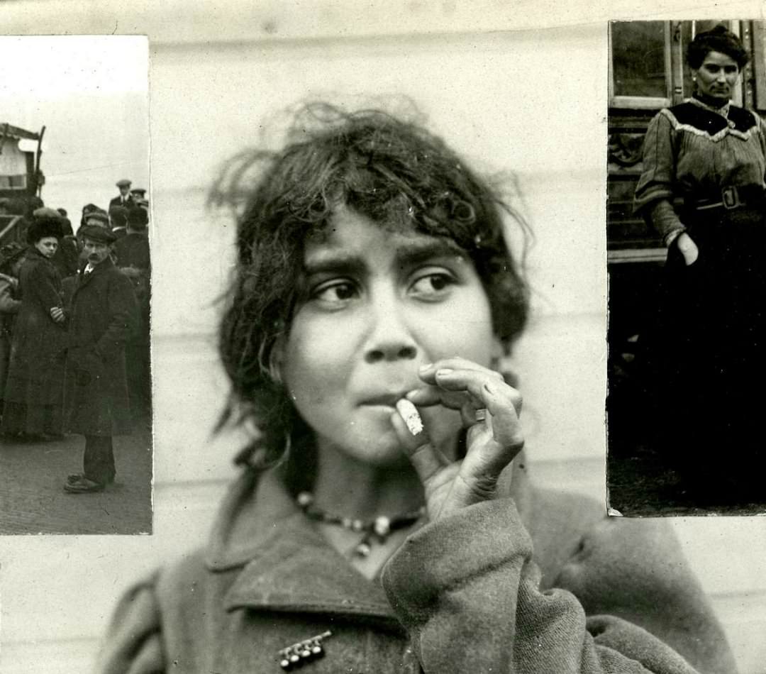 A Vanished Era: Vintage Photos Document the Lives of Western European Gypsies in the 1930s-1960s