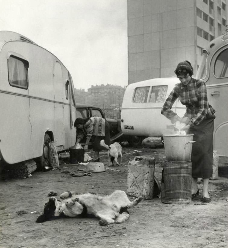 A Vanished Era: Vintage Photos Document the Lives of Western European Gypsies in the 1930s-1960s