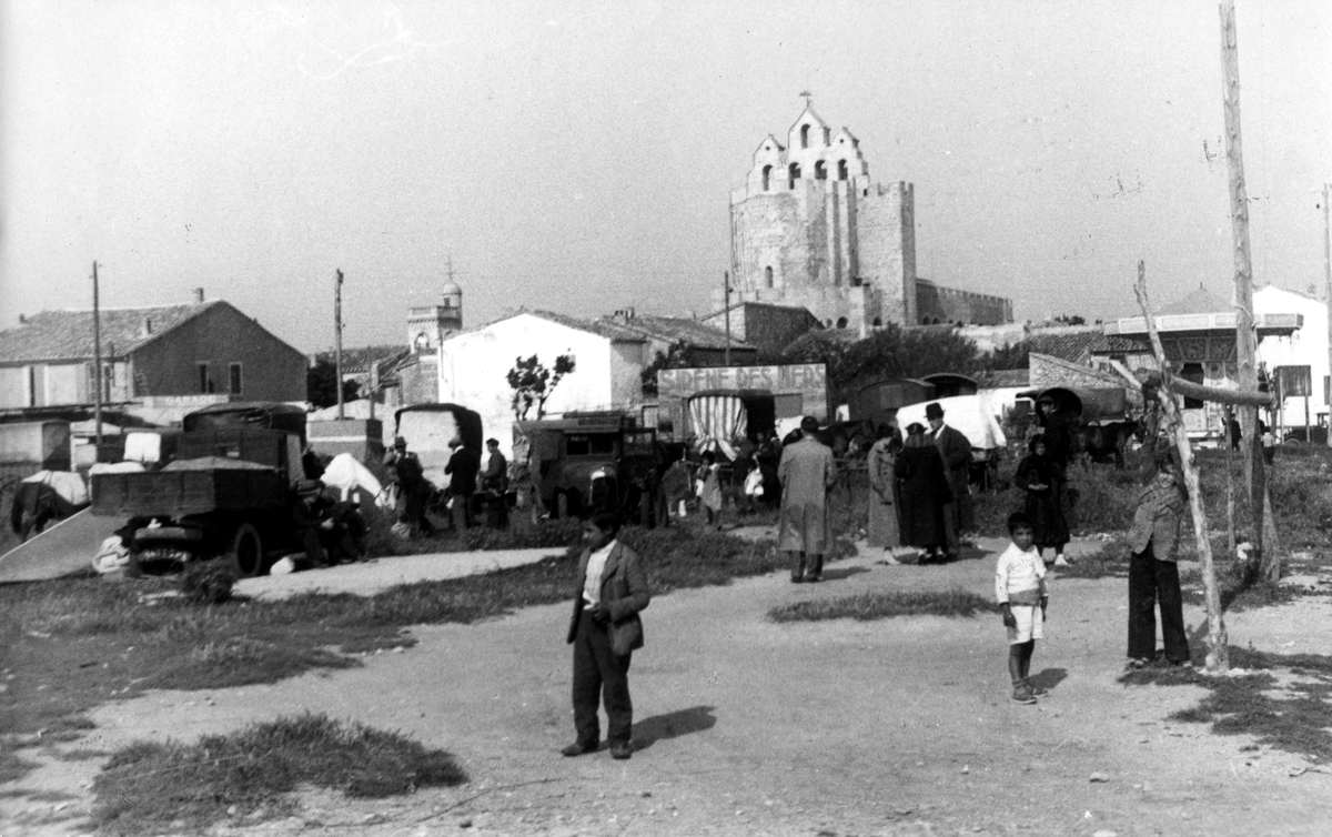 A Vanished Era: Vintage Photos Document the Lives of Western European Gypsies in the 1930s-1960s