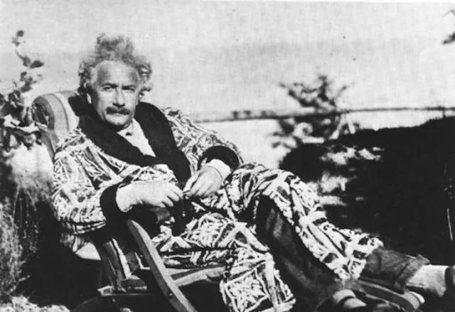 Albert Einstein Chill Photos