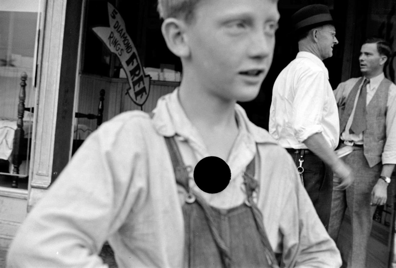 An untitled photo, possibly related to inhabitants of Marked Tree, Arkansas, 1935.