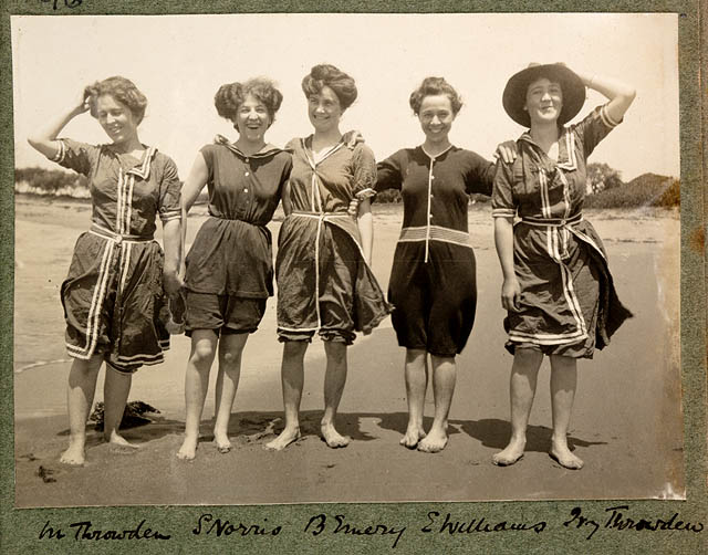 Women in bathing suits on Collaroy Beach, 1908.