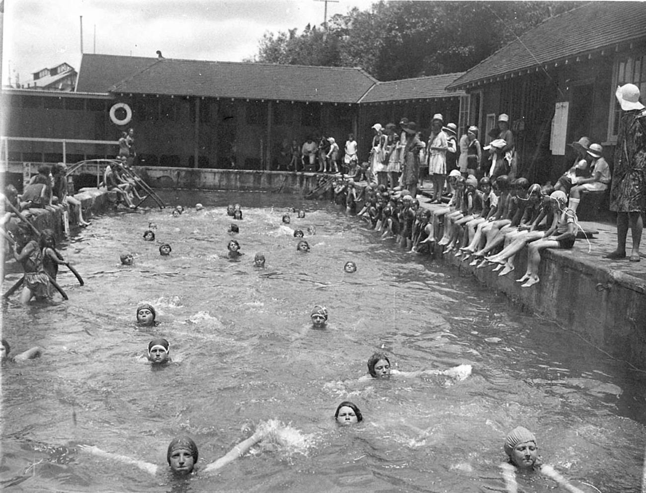 Swimming carnival at Roseville Baths, 1930s.