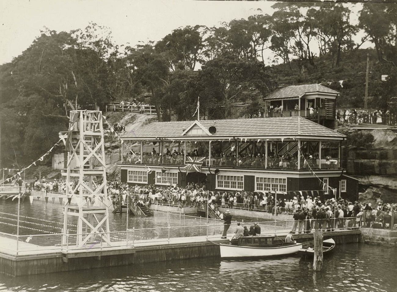 General view of the Domain Baths, Woolloomooloo, 1930s.