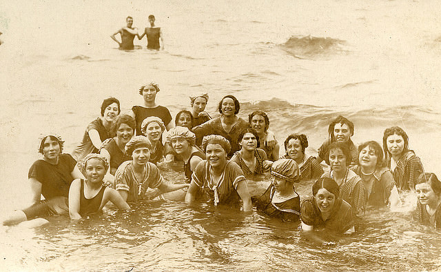 The Bathing Beauties of Early 1900s: A Photographic Exploration of How Women's Swimsuits Changed Over time