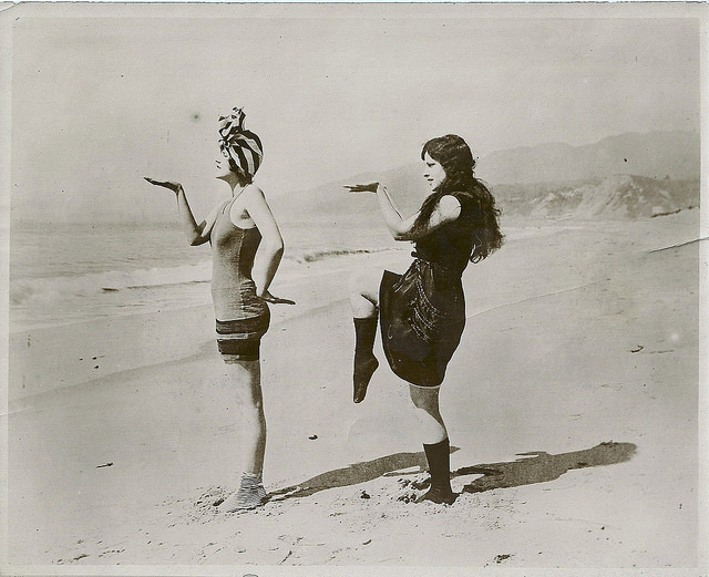 The Bathing Beauties of Early 1900s: A Photographic Exploration of How Women's Swimsuits Changed Over time