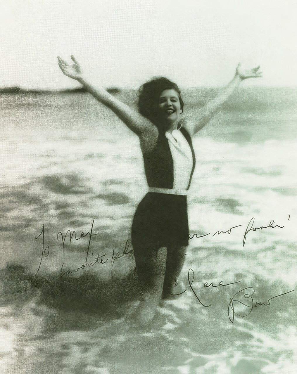 The Bathing Beauties of Early 1900s: A Photographic Exploration of How Women's Swimsuits Changed Over time