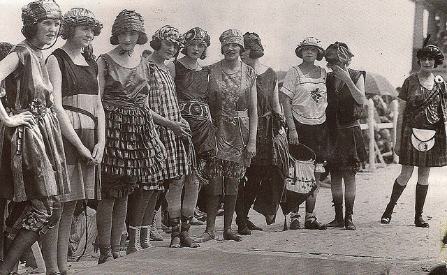 The Bathing Beauties of Early 1900s: A Photographic Exploration of How Women's Swimsuits Changed Over time