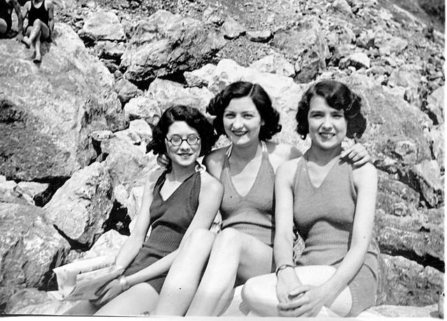 The Bathing Beauties of Early 1900s: A Photographic Exploration of How Women's Swimsuits Changed Over time