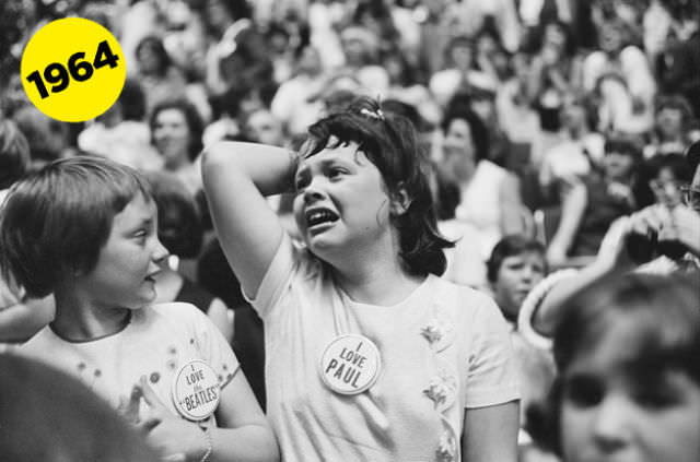 Screaming and Swooning: Vintage Photos of Beatles Fangirls of 1964-1965