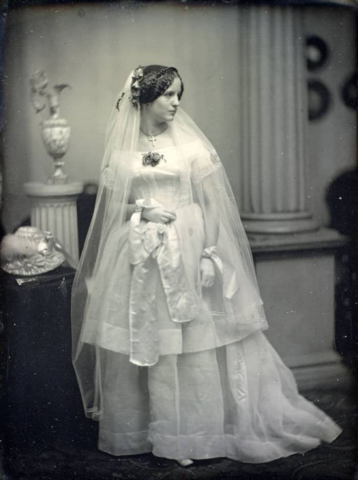 An unidentified bride.