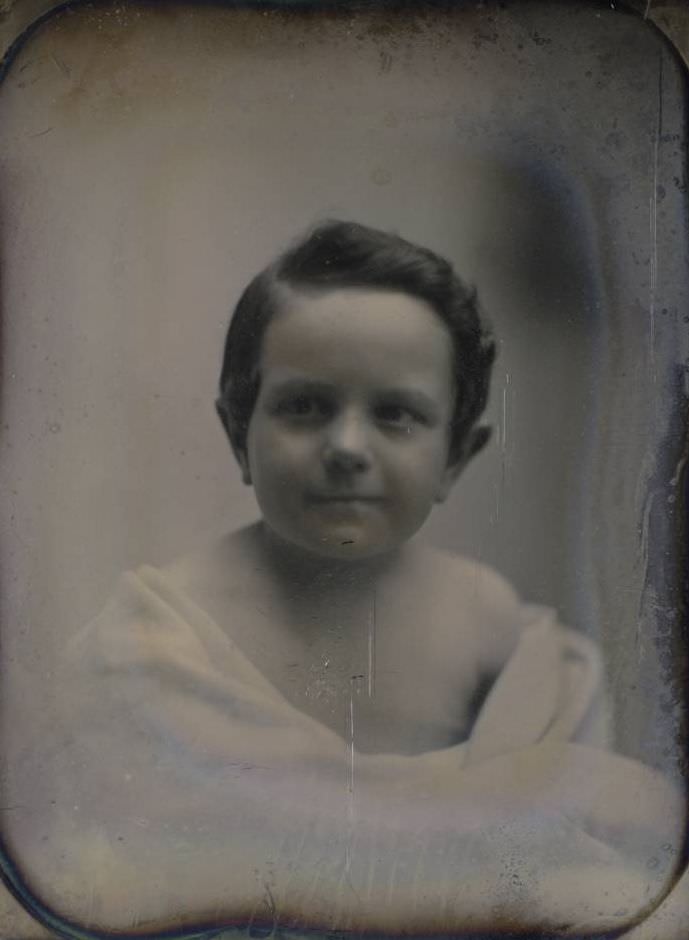 An unidentified child.