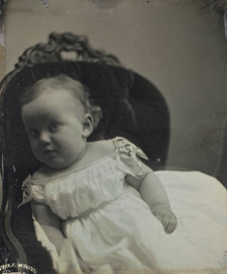 An unidentified child.