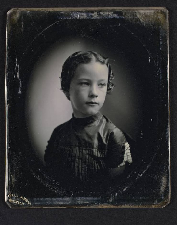 An unidentified child.