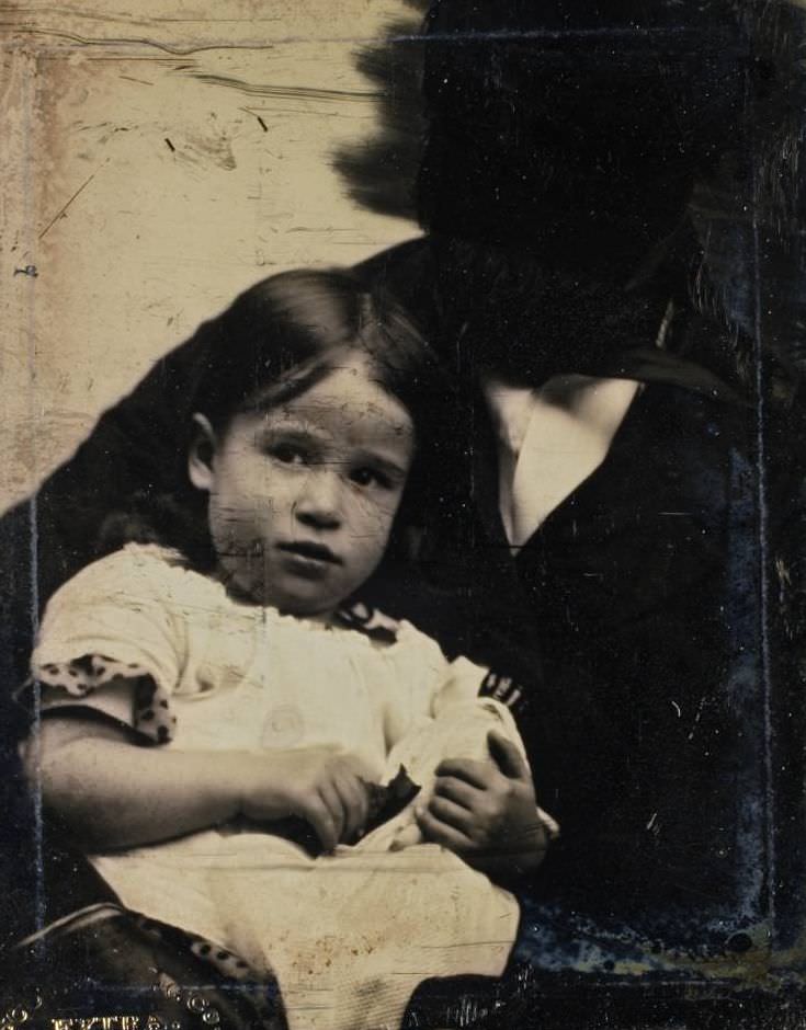 An unidentified child.