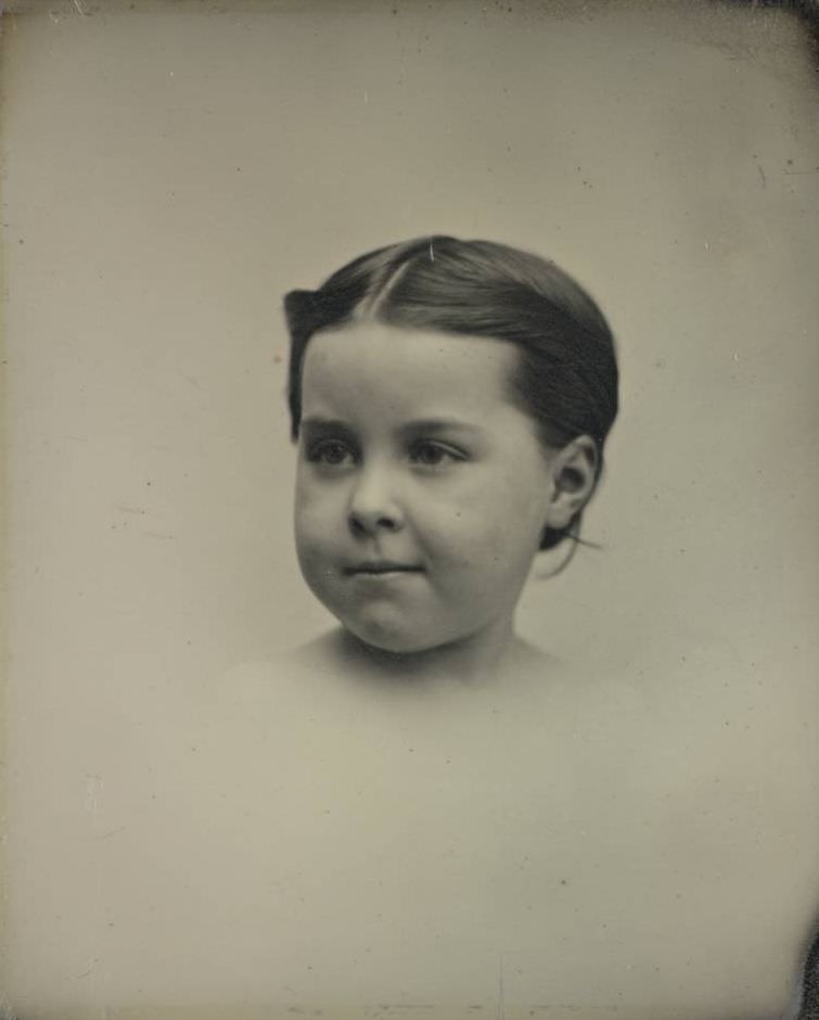 An unidentified child.